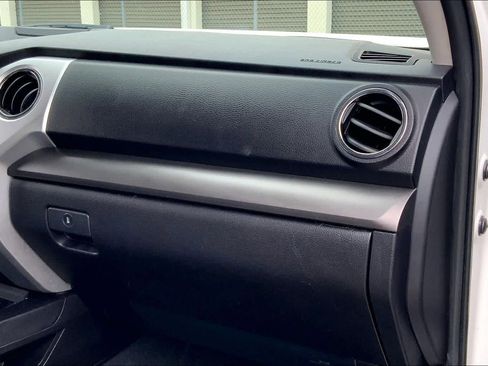 Used 2015 Toyota Tundra SR5 w/ SR5 Upgrade Package image 17