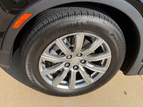 Used 2023 Cadillac XT4 Premium Luxury w/ Cold Weather Package FWD image 11