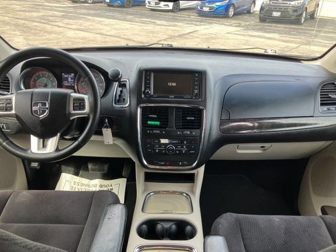 Used 2013 Dodge Grand Caravan Crew w/ Driver Convenience Group image 16