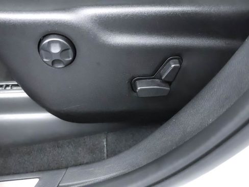 Used 2022 Jeep Grand Cherokee Limited image 7