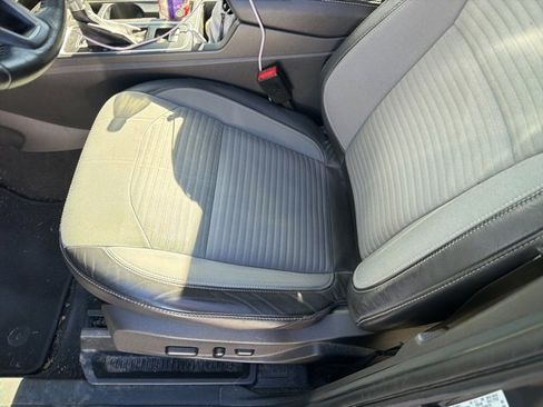 Used 2017 Ford Escape Titanium image 5