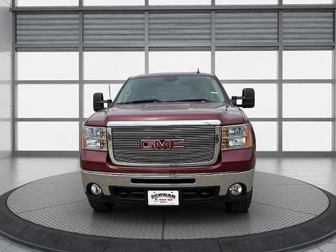 Used 2009 GMC Sierra 2500 SLT w/ Entertainment Package AWD/4WD image 9