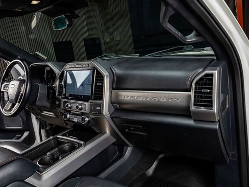 Used 2022 Ford F250 Platinum w/ FX4 Off-Road Package image 17