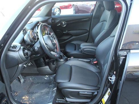 Used 2017 MINI Cooper S image 18