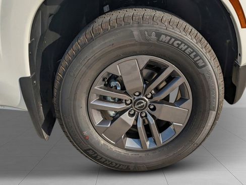 New 2025 Nissan Frontier SV w/ SV Convenience Package image 9
