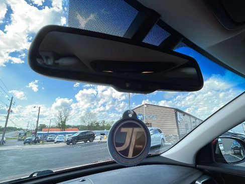 Used 2016 Kia Sorento EX image 24