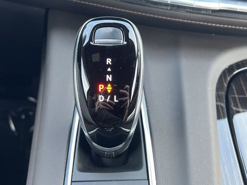 Used 2021 Cadillac Escalade Premium Luxury image 10