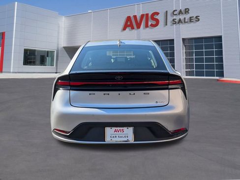 Used 2024 Toyota Prius LE image 7