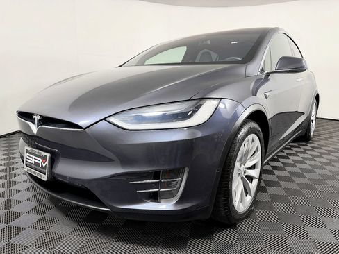 Used 2018 Tesla Model X 75D AWD/4WD image 4
