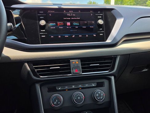 Certified 2022 Volkswagen Taos SE AWD/4WD image 27