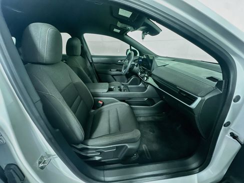 Used 2024 Honda Prologue EX image 32