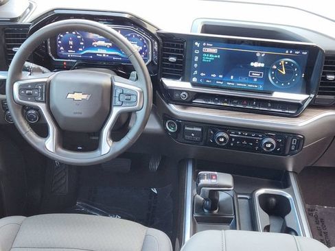 Used 2024 Chevrolet Silverado 1500 LT w/ Z71 Off-Road Package AWD/4WD image 27