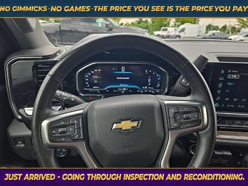 Used 2025 Chevrolet Silverado 1500 LT AWD/4WD image 18