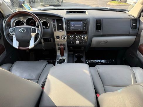 Used 2017 Toyota Sequoia Platinum image 14