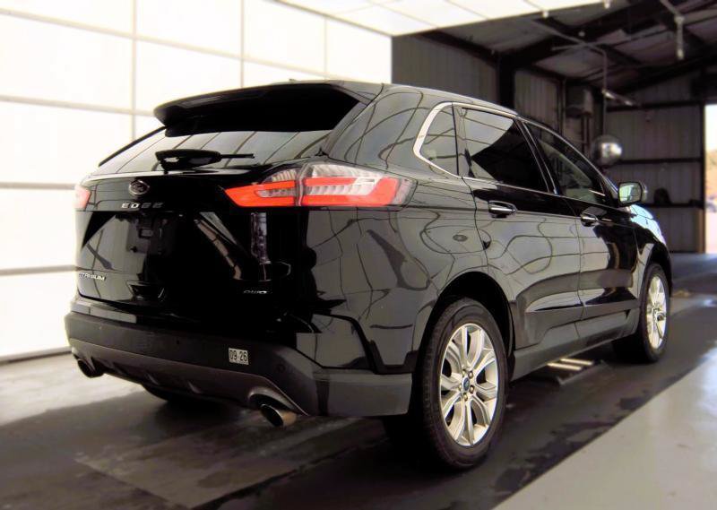 Used 2022 Ford Edge Titanium AWD/4WD image 4