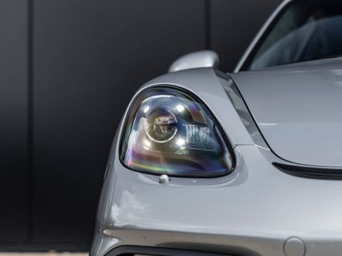 Used 2020 Porsche 718 Cayman GT4 RWD image 24