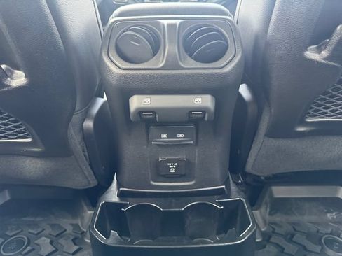 Used 2024 Jeep Wrangler Unlimited Sahara w/ Technology Group AWD/4WD image 27