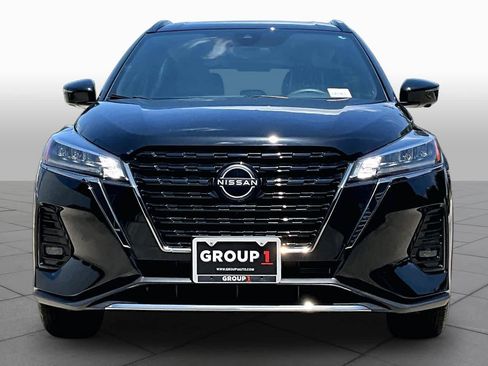 Certified 2024 Nissan Kicks SR w/ SR Premium Package FWD image 4