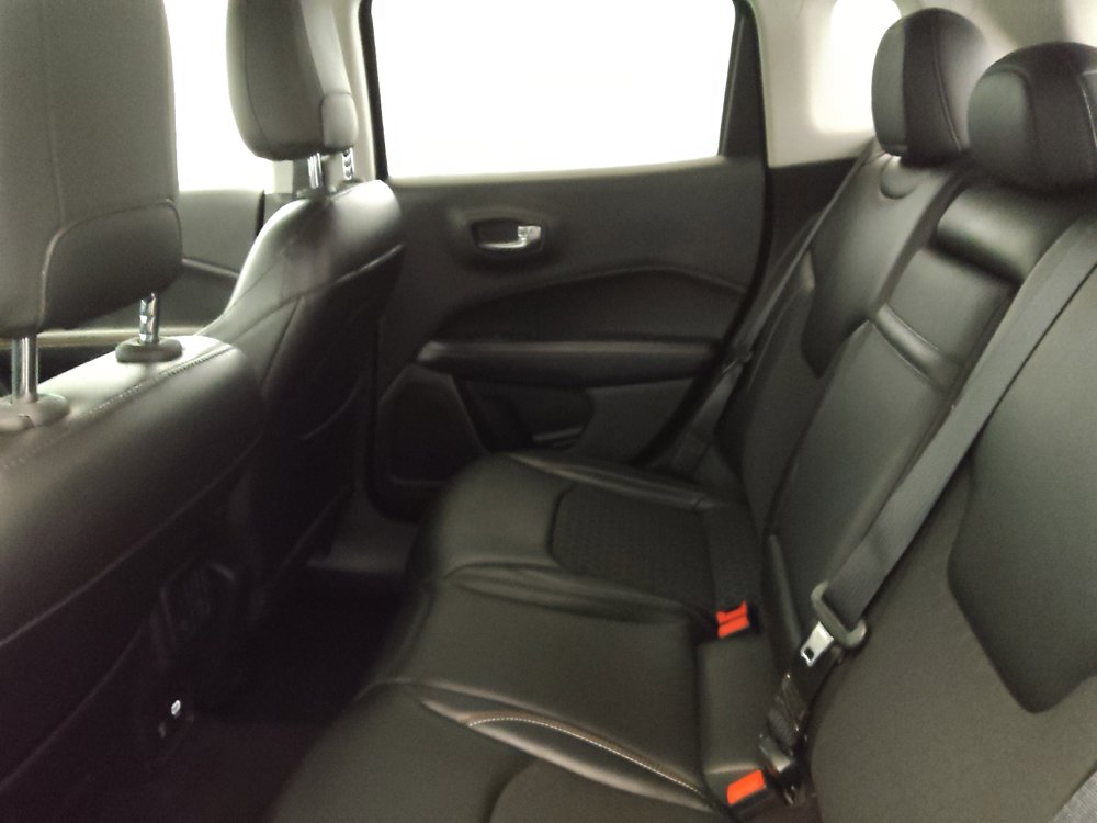 Used 2018 Jeep Compass Latitude w/ Popular Equipment Group AWD/4WD image 18