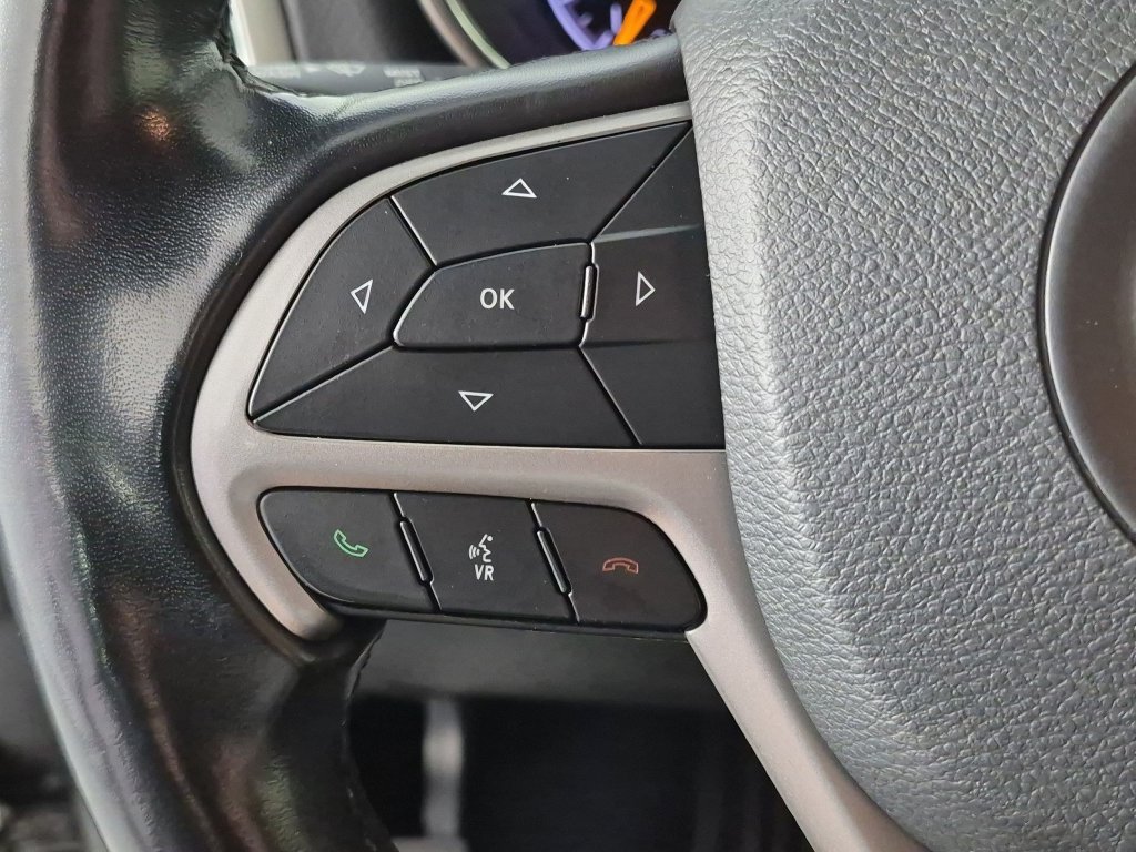 Used 2021 Jeep Grand Cherokee Laredo RWD image 18