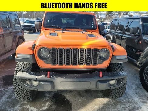 Used 2025 Jeep Wrangler Unlimited Rubicon image 3