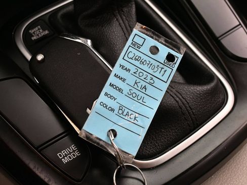Used 2023 Kia Soul LX FWD image 25