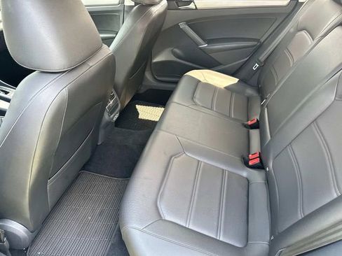 Used 2022 Volkswagen Passat 2.0T SE image 19