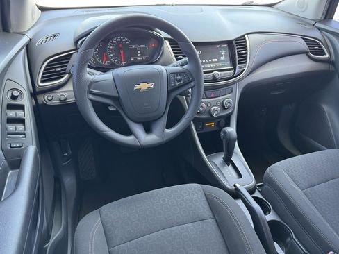 Used 2017 Chevrolet Trax LS image 14