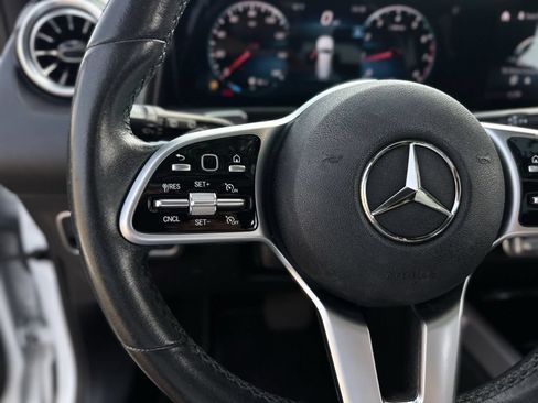 Used 2022 Mercedes-Benz GLB 250 image 14