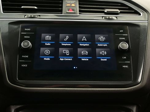 Used 2022 Volkswagen Tiguan SE w/ Panoramic Sunroof Package AWD/4WD image 20