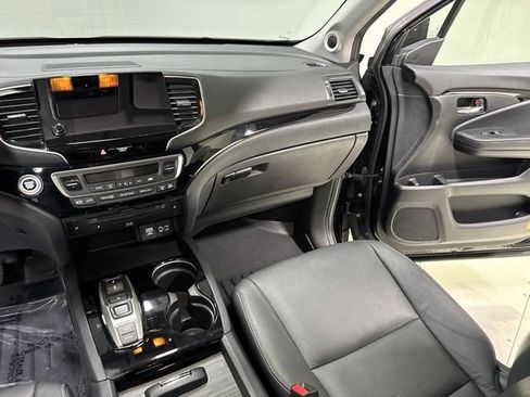 Used 2021 Honda Pilot Touring image 25