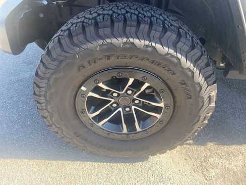 Used 2024 Jeep Wrangler Unlimited Rubicon w/ XTREMEE 35" Tire Package image 10