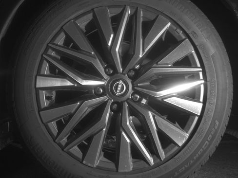 Used 2025 Nissan Altima 2.5 SV image 14