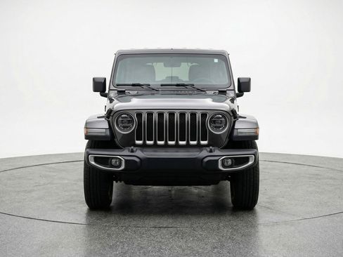 Used 2025 Jeep Wrangler Sahara image 2