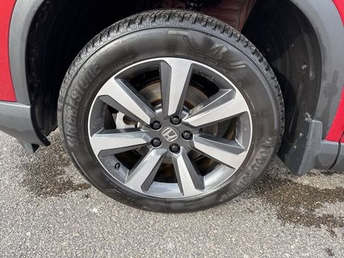 Certified 2025 Honda Pilot Touring image 5