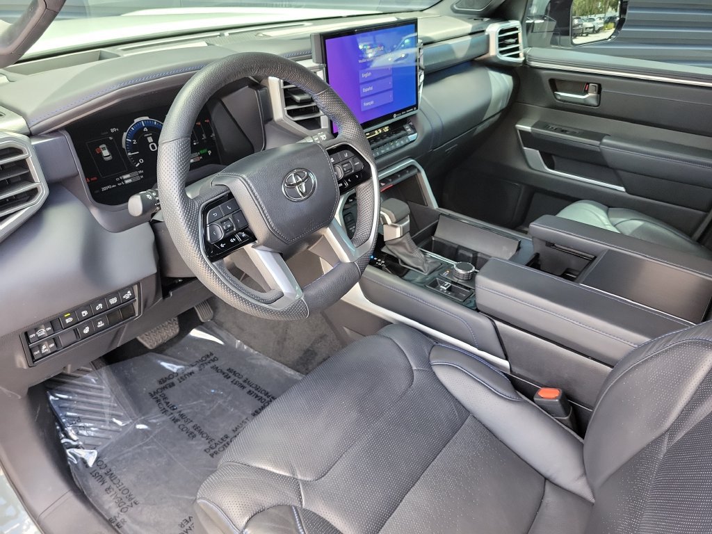 Used 2024 Toyota Sequoia Platinum AWD/4WD image 4