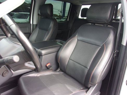Used 2023 Ford F250 Lariat w/ Lariat Ultimate Package AWD/4WD image 8