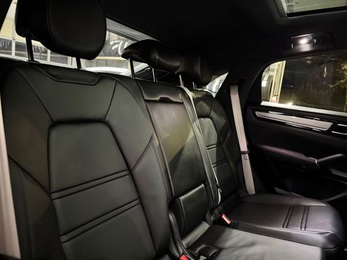 Used 2022 Porsche Cayenne S AWD/4WD image 29