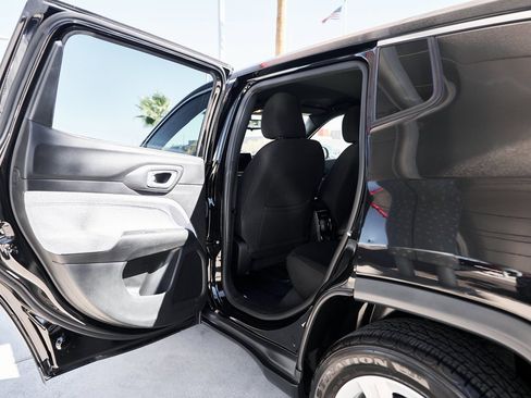 Used 2023 Jeep Compass Sport image 16