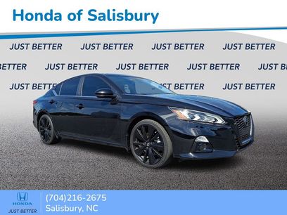 Used 2022 Nissan Altima 2.5 SR w/ Midnight Edition Package
