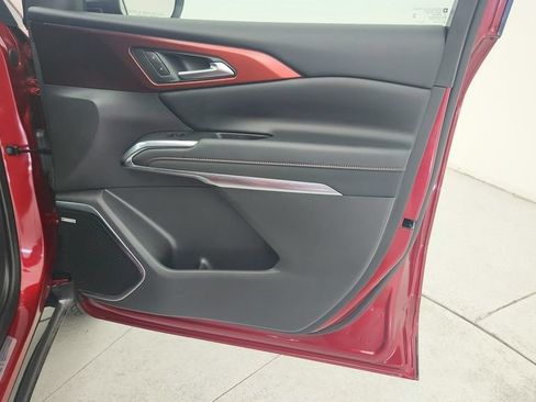 Used 2026 Chevrolet Traverse RS w/ LPO, Floor Liner Package FWD image 37