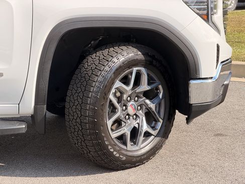 Used 2025 GMC Sierra 1500 SLT w/ SLT Premium Package AWD/4WD image 5