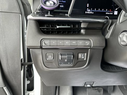 Used 2023 Cadillac Escalade Sport w/ LPO, ONYX Package AWD/4WD image 18