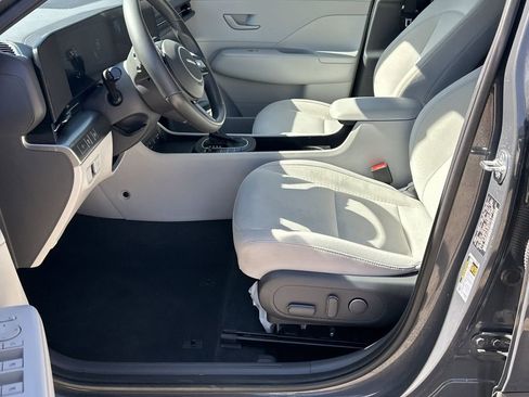 Used 2024 Hyundai Kona SEL image 9
