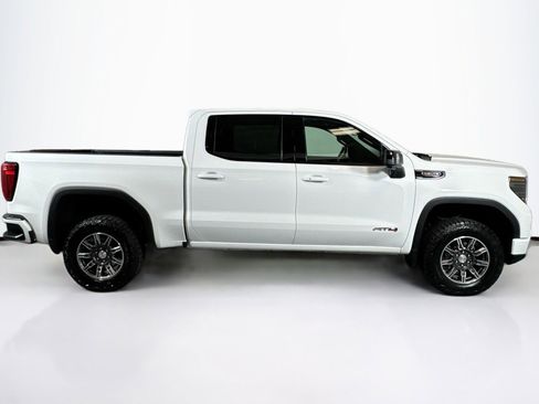 Used 2025 GMC Sierra 1500 AT4 image 4