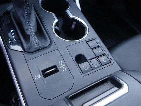 Certified 2024 Toyota Highlander XSE image 21