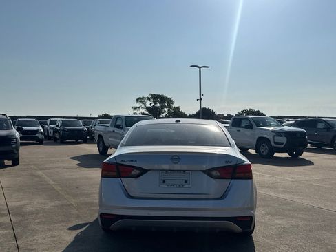 Certified 2023 Nissan Altima 2.5 SV FWD image 19