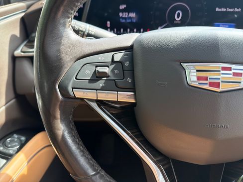Used 2021 Cadillac Escalade Premium Luxury AWD/4WD image 19