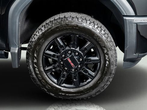 Used 2025 GMC Sierra 2500 AT4 w/ AT4 Premium Plus Package image 7