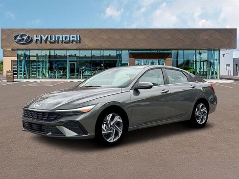 New 2026 Hyundai Elantra Limited FWD image 2